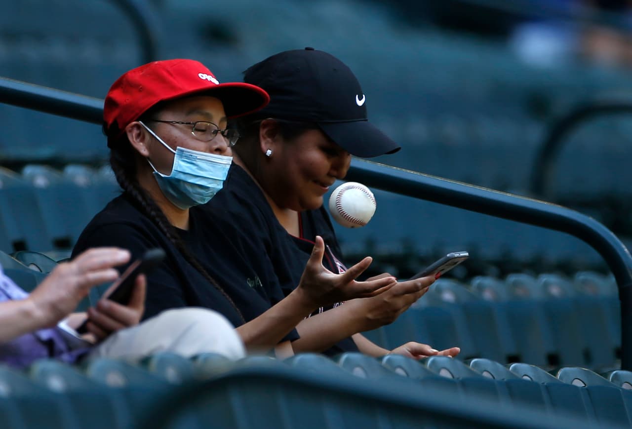 Si te vacunas contra el covid-19 en Chase Field, obtendrás un boleto gratis para un juego de los Diamondbacks