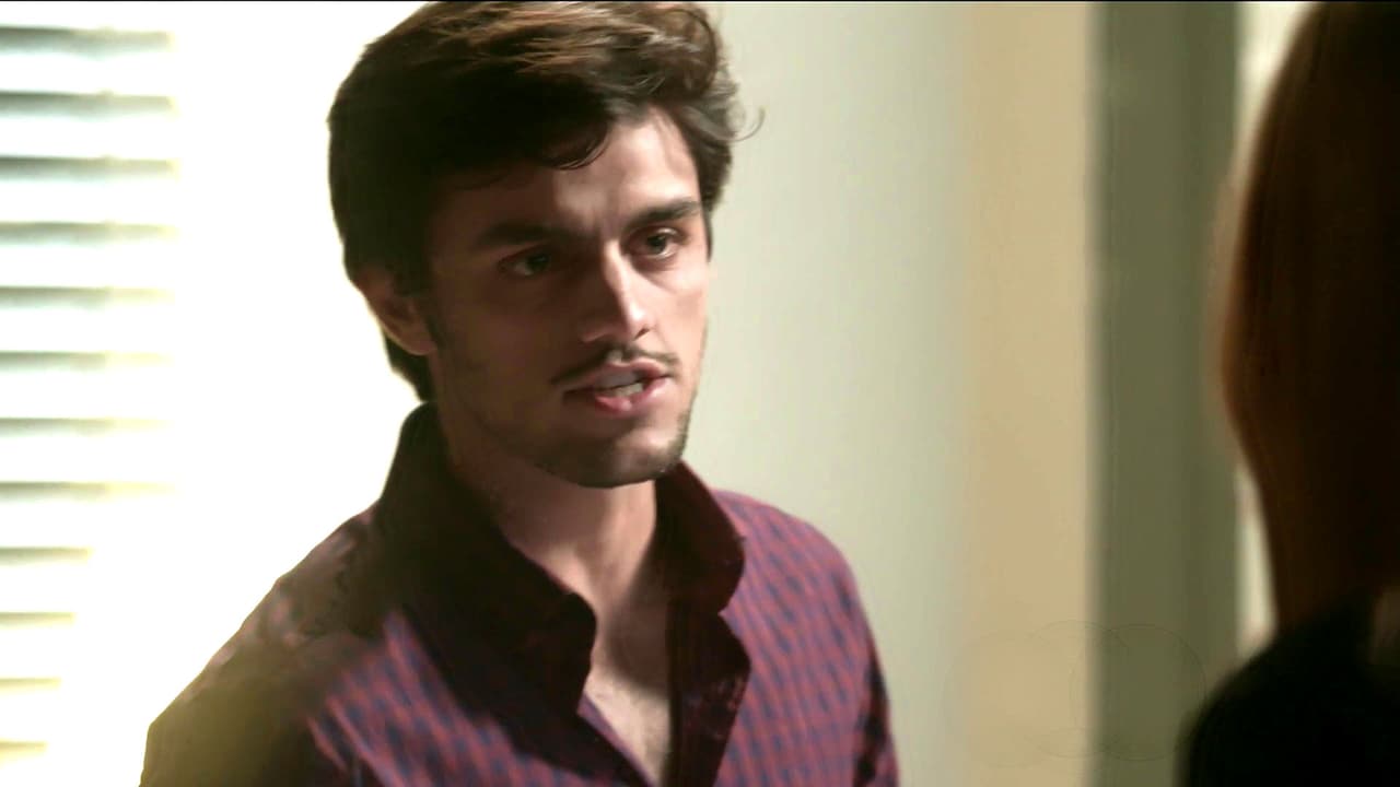 Su relación iba de maravilla hasta que Eliza le confesó a Jonathan que se iría a vivir durante un año a París por cuestiones de trabajo junto con Arturo.