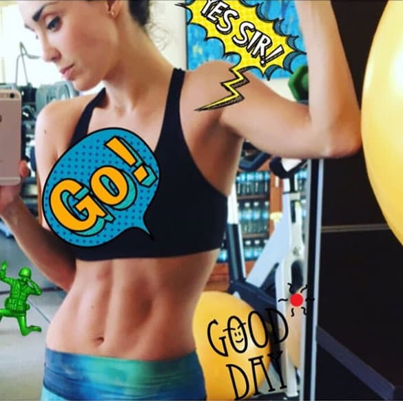 Anahí es otra de las reinas del abdomen plano, se nota cada uno de los cuadritos, ¡qué envidia!