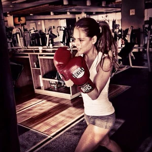 Grettell Valdez practica box, es un deporte muy completo para eliminar calorías.