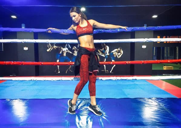 Irina Baeva nos dejó con la boca abierta en "Pasión y Poder" con su cuerpazo, a ella le gusta practicar box.