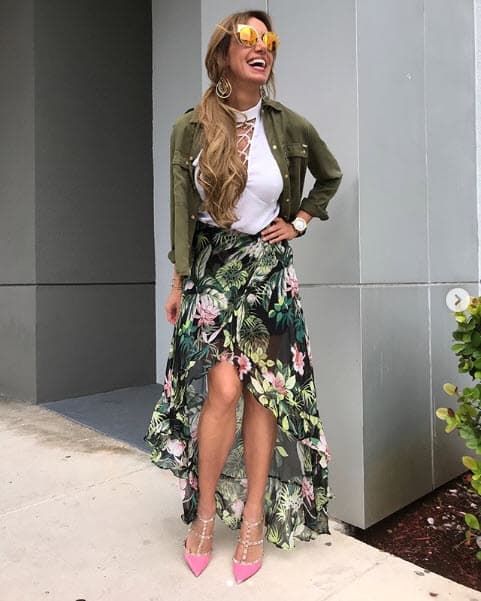 "Sin decirle a nadie me opero, hago mi terapia y empiezo ya a meter el pie (al zapato) y está el juanete todo marcado (en el zapato). ¿Sabes lo que es tener que botar todo un clóset entero, todos mis zapatos de mis últimos 12 años? No los pude ni regalar. Tenía 31, 32 años, pero me acuerdo que dije 'aún estoy a tiempo, me los compro todos nuevos'". 
<br>