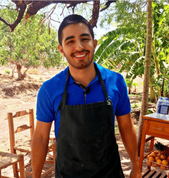 El videoclip de su primer sencillo "Me gusta verte arrepentida" fue grabado en diversas locaciones de Guadalajara, Jalisco, México.