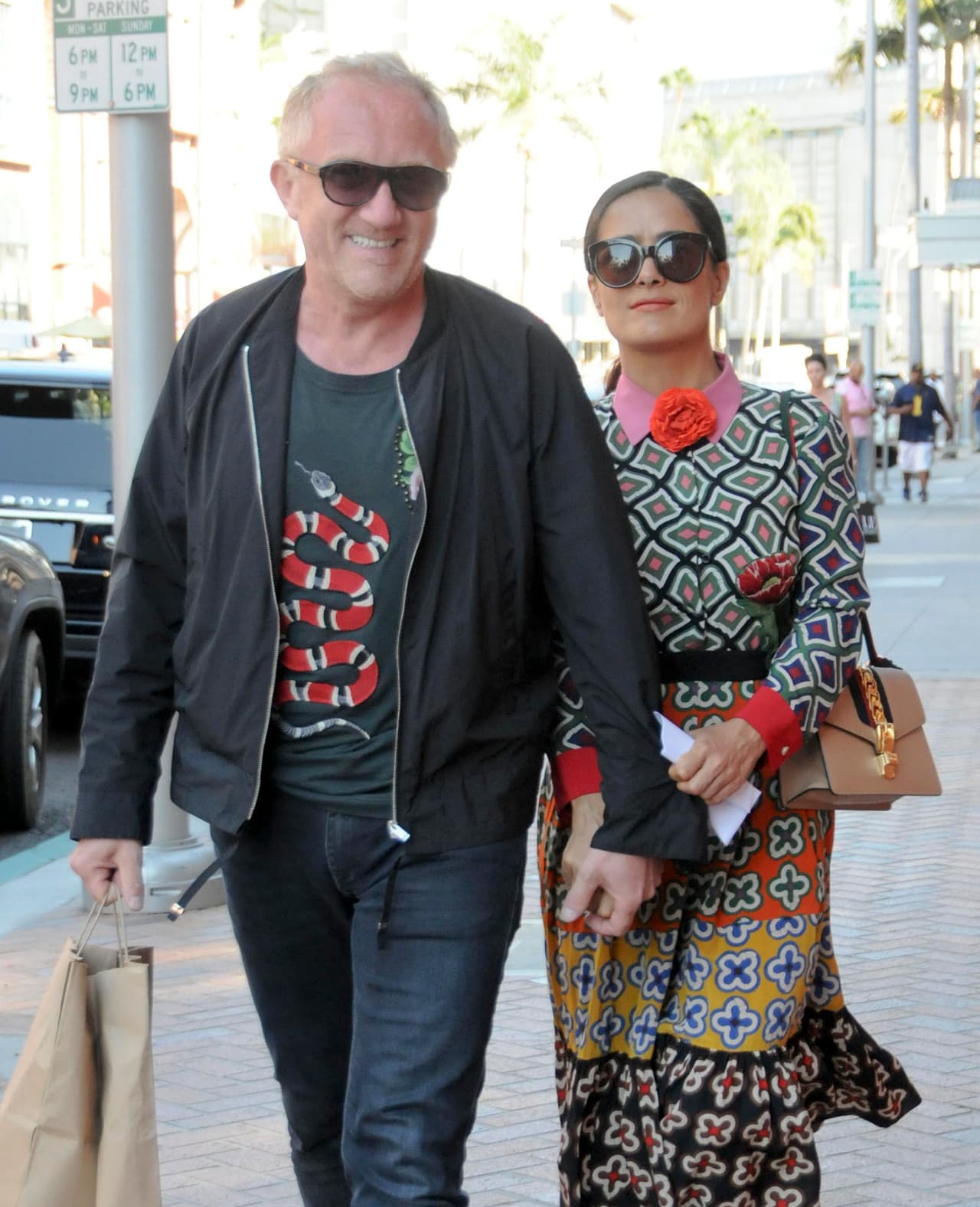 Seis meses después, la pareja sorprendió a la prensa al 
<b>contraer matrimonio el 14 de febrero de 2009</b>, en una ceremonia íntima y privada realizada en París.