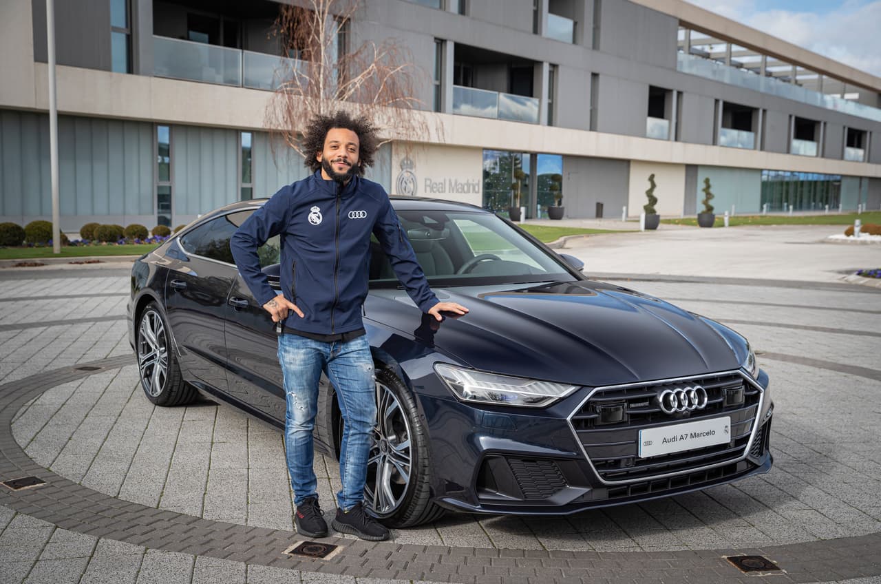 Al igual que 
<b>Marcelo Vieira</b>, aunque el lateral izquierdo prefirió llevarse a casa el Audi A7 Sportback 50 TDI en color Azul Firmamento.