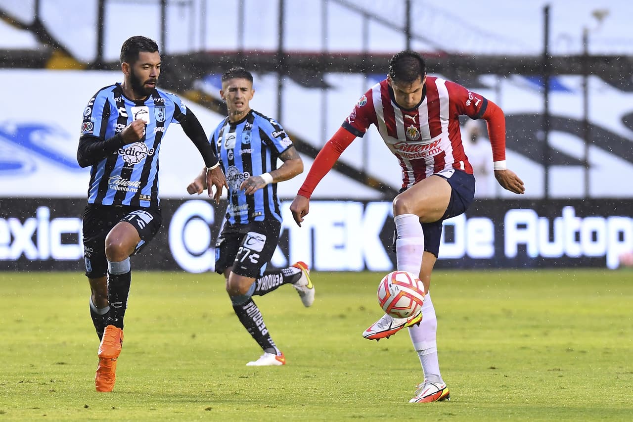 Chivas sigue sin ganar en el Apertura 2022 pese a los goles de Pérez-Bouquet y Alexis Vega, suma 4 empates y dejó ir una gran oportunidad para salir del irregular bache, mientras que los Gallos Blancos tampoco lograron salir del fondo de la tabla general.