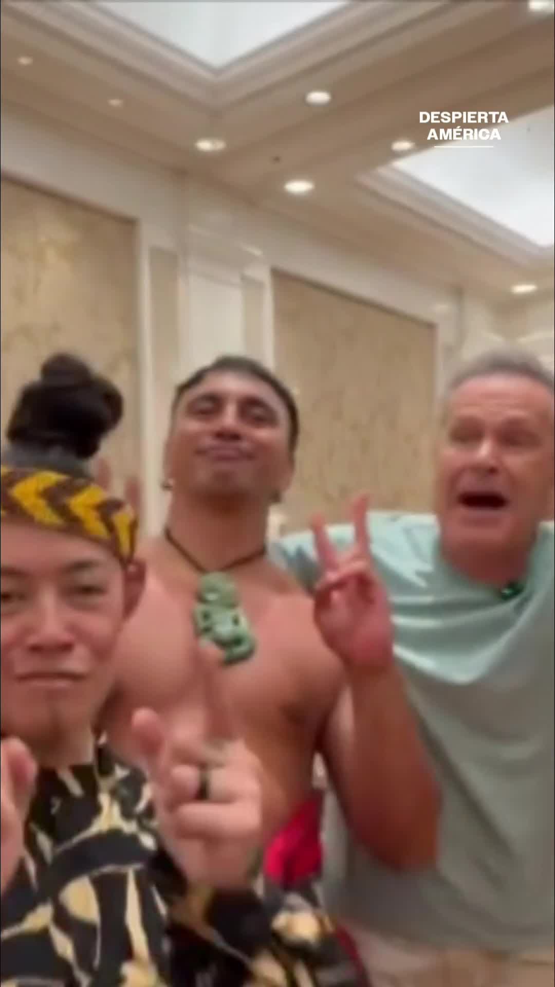 Alan aprende a bailar danzas polinesias al estilo de 'Moana'