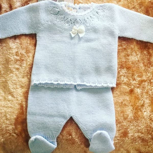 Durante su embarazo hubo varios rumores y especulaciones sobre el sexo de su bebé, la guapa cantante compartió esta imagen para confirmar que tendría un varón y se llamaría Manuel.