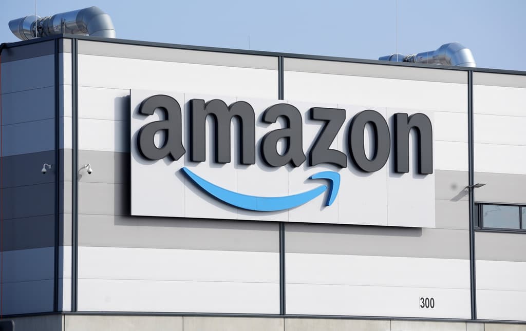 Amazon planea expandir la entrega de paquetes ligeros mediante drones a 500 ciudades, incluidas Chicago y Atlanta