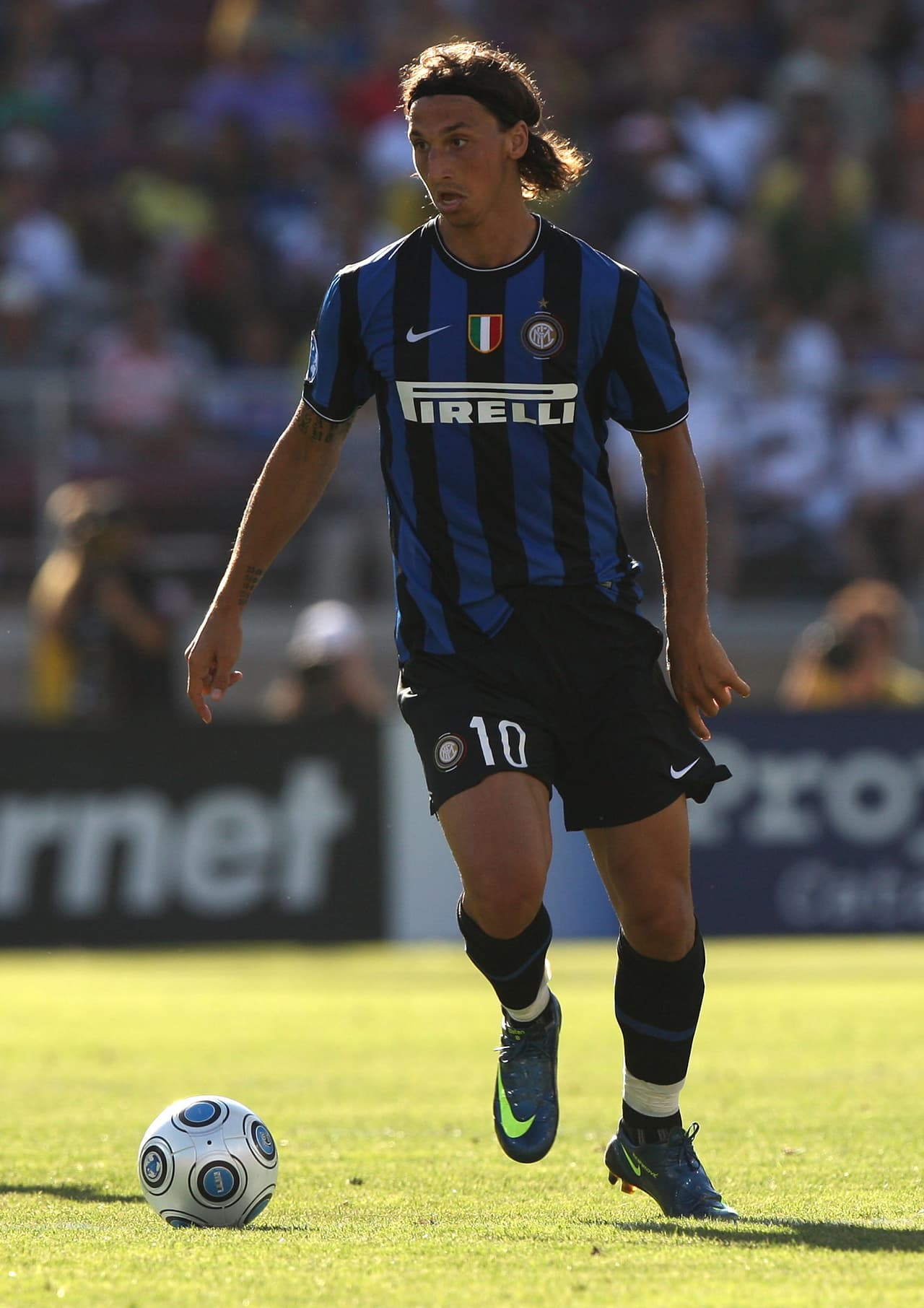 Posteriormente cambió de número y ocupó el '10' por primera vez con un club.