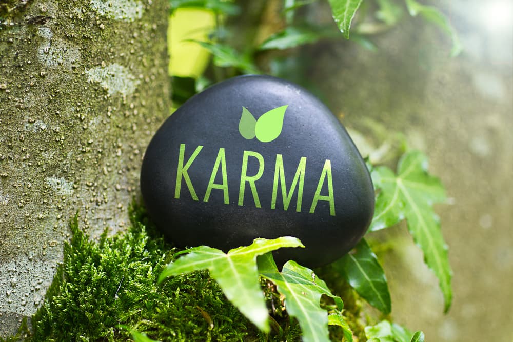 Todos llevamos un karma, tanto positivo como negativo, que diario cargamos con él. A veces nos pasan cosas buenas, otras malas….
<br>