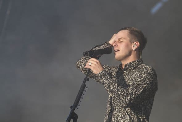Mark Foster y los demás integrantes de la banda de indie rock Foster the People interpretaron sus mayores éxitos en el Austin City Limits este viernes.