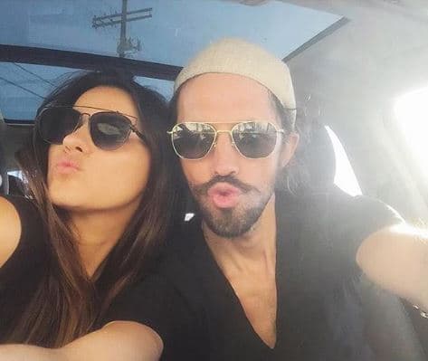 Al ser cuestionada acerca de si ya había recibido el anillo de compromiso, Maite respondió: "Sí, ya, pero eso es cosa mía". Pero la actriz no dio mayor detalle con relación a la manera en que Koko Stambuk le habría propuesto matrimonio.