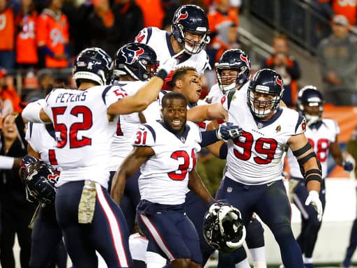 Gracias al segundo gol de campo fallado en el juego por Brandon McManus, los Houston Texans superaron 19-17 a los Denver Broncos en Mile High Stadium, en una frustrante derrota para Denver.