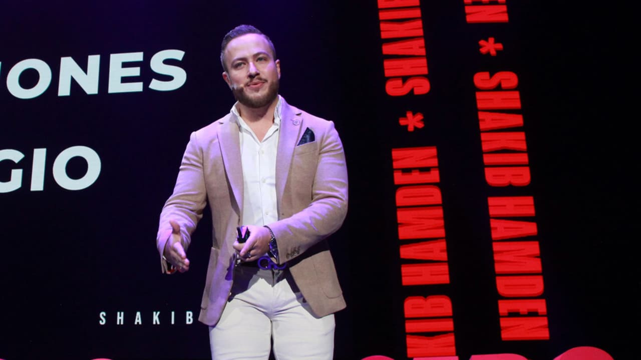 Shakib Hamden es un experto reconocido internacionalmente por su capacidad para combinar lo último en tecnología con estrategias de marketing de alto impacto.