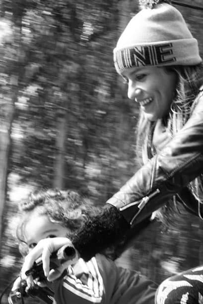 Lola siempre mantiene al tanto a todos sus seguidores de las actividades familiares que realiza.