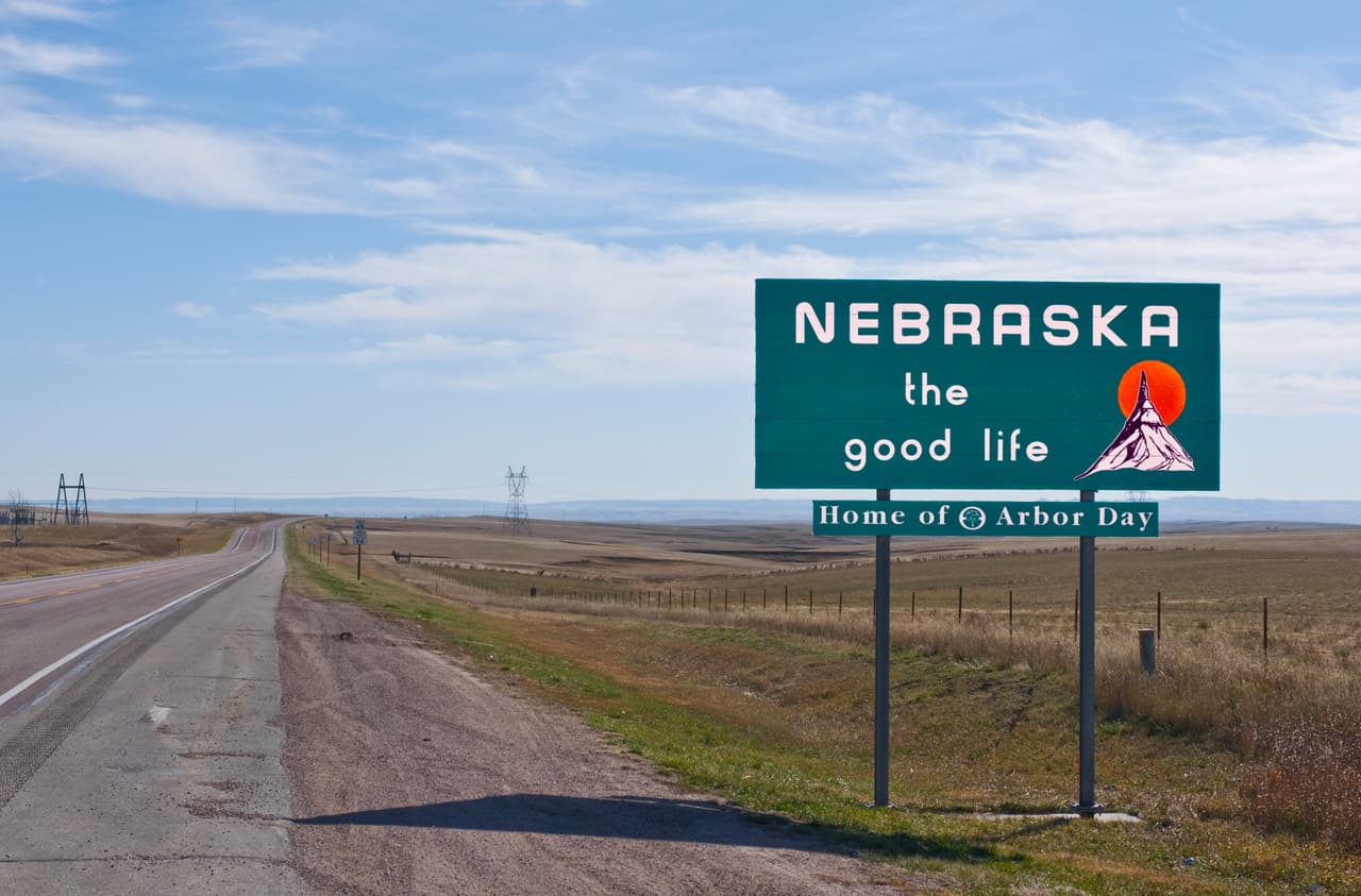 <h3 class="cms-H3-H3">18. Nebraska</h3>
<br>
<br>👟 
<b>Población adulta con obesidad:</b> 34.3%
<br>
<br>👟 
<b>Población adulta que no se ejercita: </b>26.6%
<br>
<br>👟 
<b>Población mayor de 20 años que sufre de diabetes:</b> 9.1%
<br>
