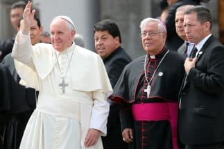 El Papa viaja llegó a Bolivia, segunda etapa de su peregrinaje por América del Sur