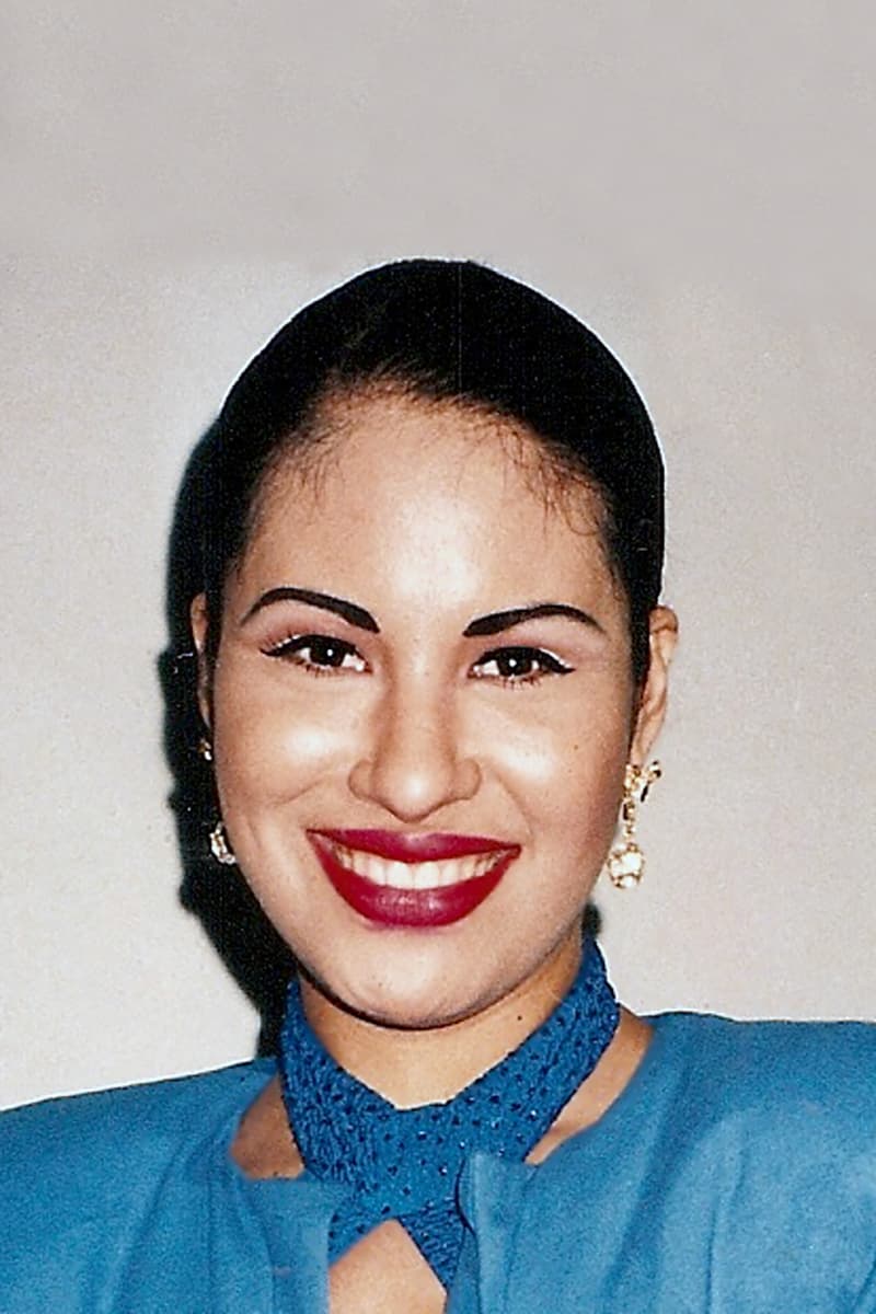 En 1989 se lanzó como solista con el disco 'Selena' y comenzó a cautivar a su público con su voz y este sólo era el inicio.