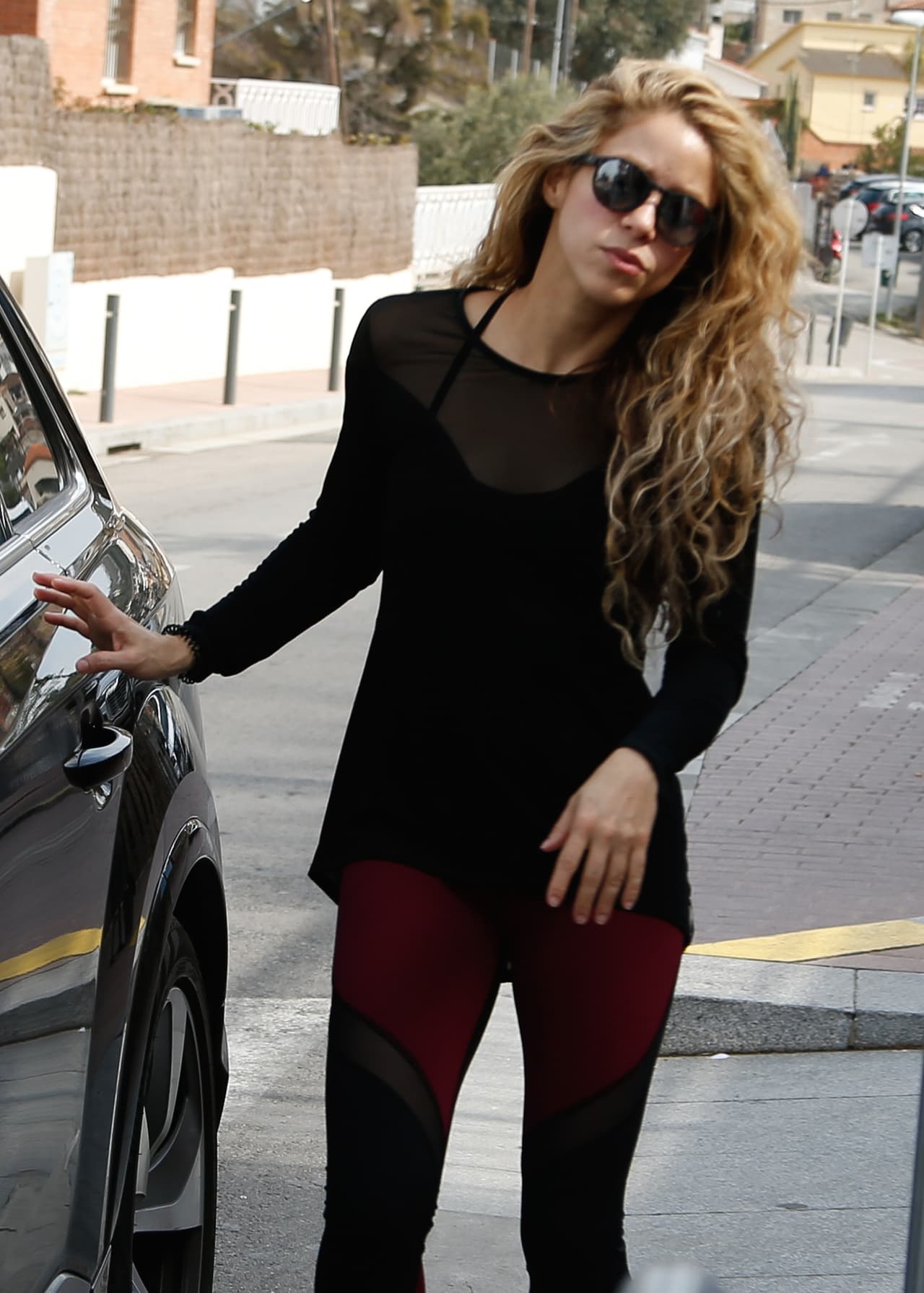 Shakira también está en la lista con estos lentes muy básicos y escenciales.