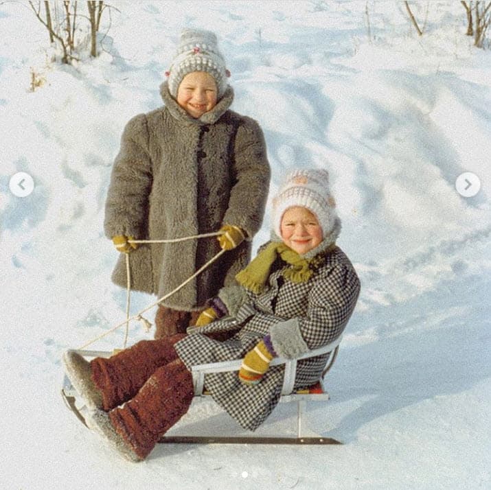 "Aunque fue una infancia ruda, mis padres se encargaron de que yo no la viera de esa manera", platicó
<br>