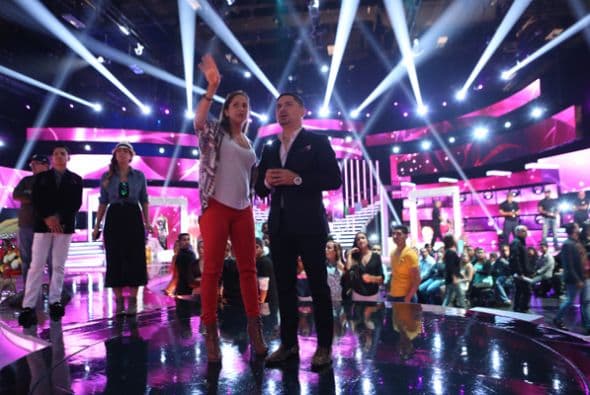 Nuestro lente intrépido te trae lo que no viste de esta gala que pareció sacada de una sesión de las Naciones Unidas. ¡Todo fue paz y amor!