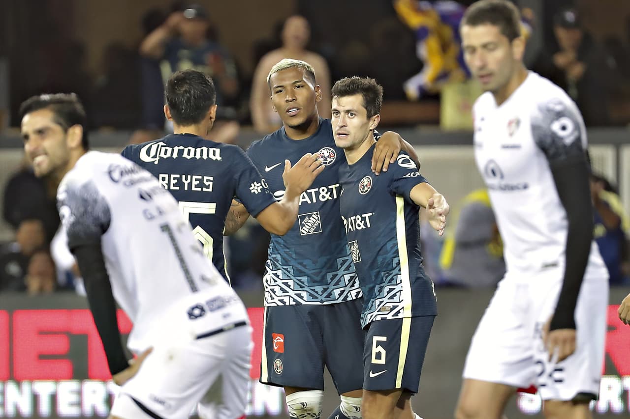 Apenas iniciaba la segunda parte cuando Fernando Madrigal se estrenaba como goleador del América.