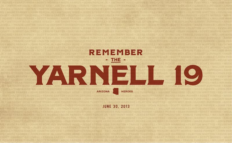"Hace siete años, en uno de los días más trágicos en la historia de Arizona, 19 heroicos bomberos perdieron la vida protegiendo a sus compañeros de Arizona y sus comunidades",
<a href="https://azgovernor.gov/governor/news/2020/06/governor-ducey-orders-flags-half-staff-remembrance-yarnell-19" target="_blank">dijo el gobernador Ducey. </a>
<br>