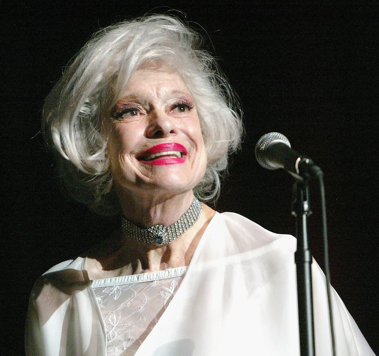 <b>Carol Channing</b>: la legendaria artista, conocida por el musical de Broadway ‘Hello Dolly’, falleció por causas naturales el 15 de enero a los 97 años.