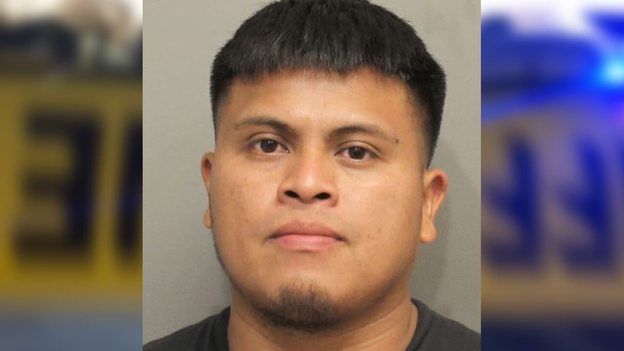 Félix López, de 27 años, cargo por prostitución.