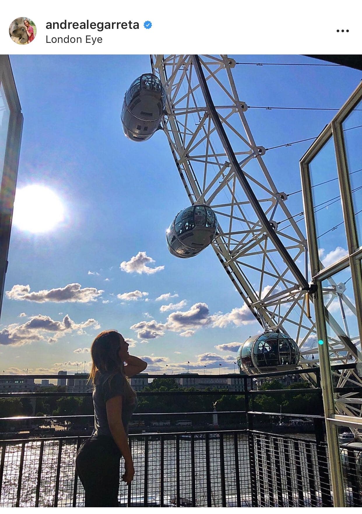 El pasado sábado, 20 de julio, la conductora de 
<b><a href="https://www.univision.com/shows/hoy/" target="_blank">Hoy</a></b> presumió en 
<b><a href="https://www.instagram.com/p/B0JbWiTjlUP/" target="_blank">Instagram</a> </b>que ella y sus hijas ya estaban en Londres, específicamente en el emblemático London Eye.