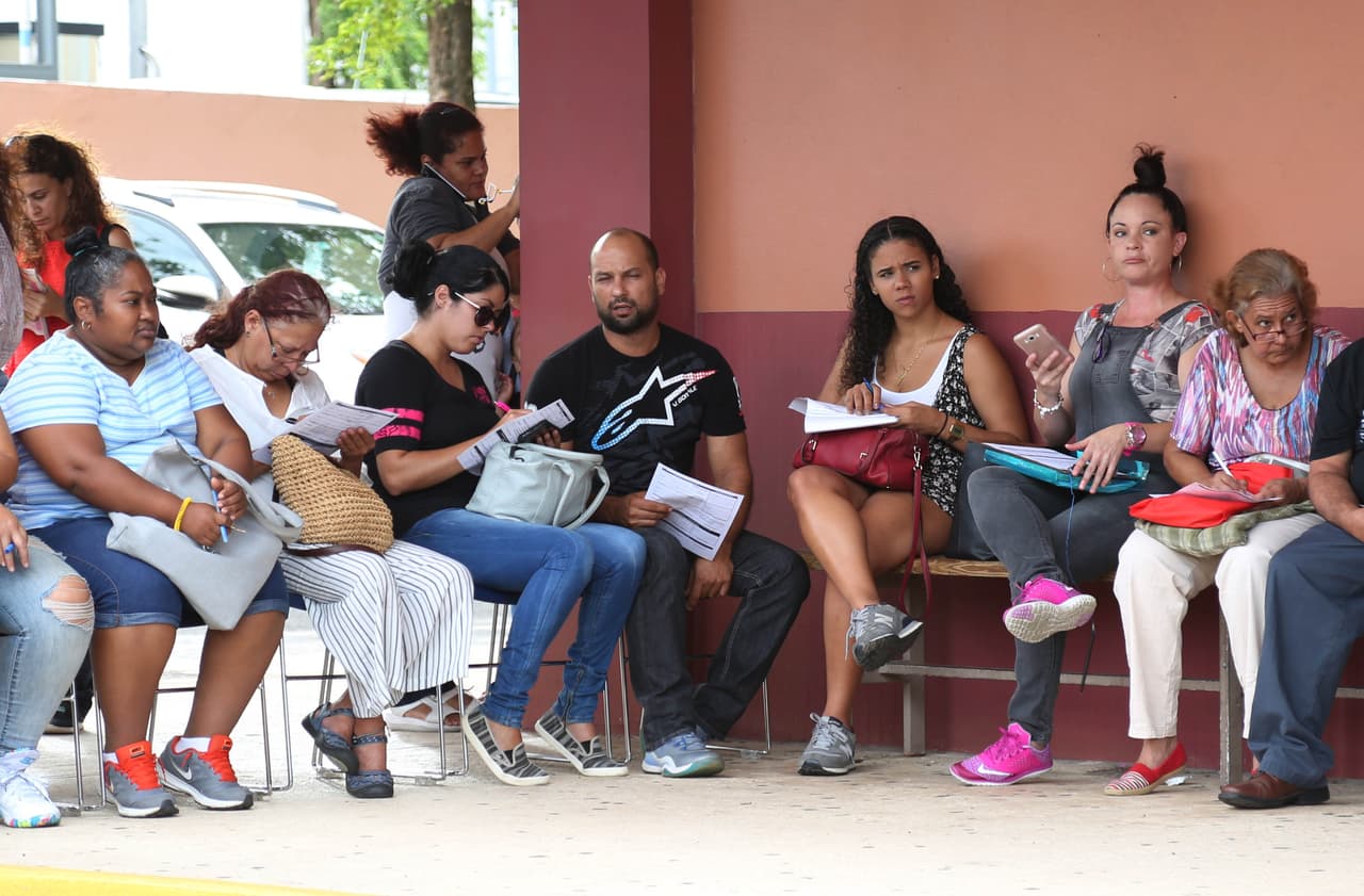 "Se llena la solicitud, pero hasta que la solicitud no es entrada al sistema en el Departamento del Trabajo (oficina central) no se conoce si es elegible. Allí determinan elegibilidad y es por correo que le llega la notificación si aplica para el Seguro por Desempleo regular o la ayuda por desastre, Disaster Unemployee Assistance (DUA)", indicó Fernández Castro.