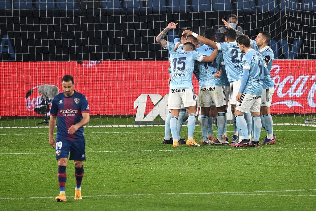 Celta de Vigo derrota al Huesca 2-1 durante la J16 de LaLiga. Iago Aspas y Nolito le dieron la victoria a los celtistas, mientras que el gol en solitario para los azulgranas fue por parte de Jaime Seoane.