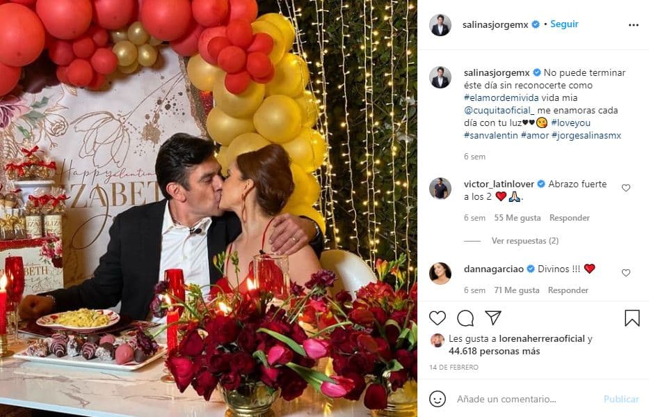 El 14 de febrero pasado, el actor usó su cuenta de Instagram para reafirmar el cariño que siente por su esposa. Junto a una fotografía en la que se le puede ver besándola, escribió: "No puede terminar este día sin reconocerte como el amor de mi vida, vida mía. Me enamoras cada día con tu luz", anotó el mexicano de 52 años.