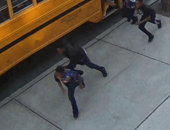 Otros tres sospechosos del fuego en Brooklyn.