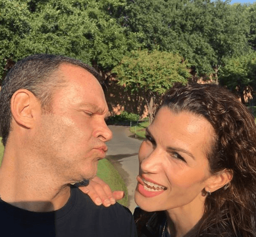 Palabras que tocaron el corazón de sus amigos y seguidores, que no perdieron oportunidad de felicitarlos por su amor y aplaudir la hermosa familia que han conformado.