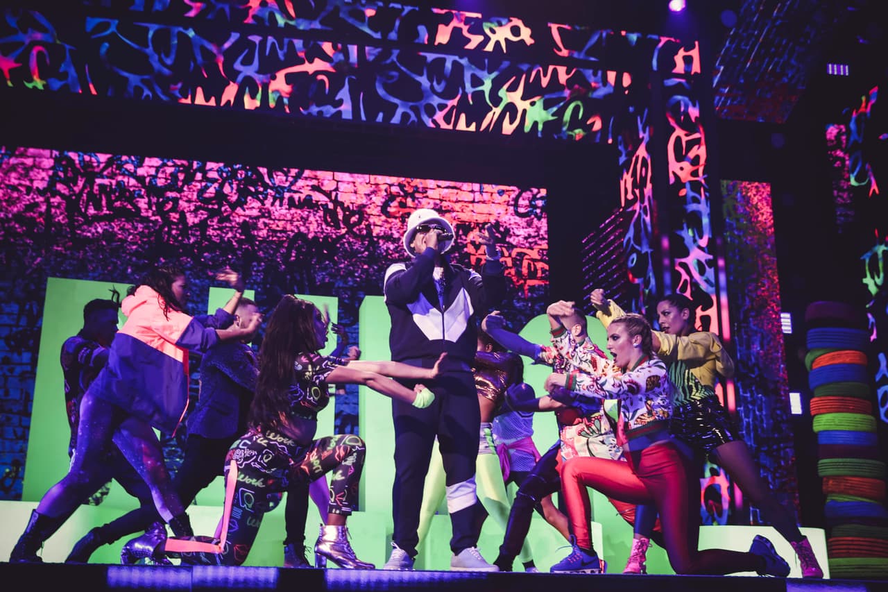 Otro momento que será recordado fue la aparición de Daddy Yankee para intepretar su hit 'Dura', con el cual puso a bailar a todos los invitados.