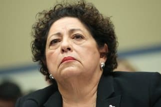 La directora de la Oficina de Administración de Personal (OPM), Katherine Archuleta, quien presentó su renuncia este viernes.