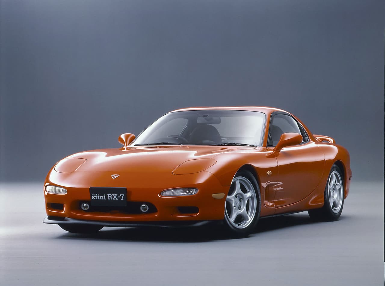 <b>Puesto 3 – Mazda RX: </b>Abre el podio la marca japonesa, con este coqueto pero poderoso deportivo que brilló en los años '90, tanto con el RX-7 como con el RX-8.