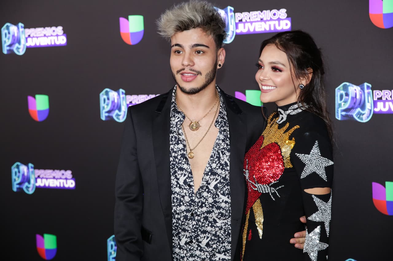 Razón por la cual acudieron como nominados en la categoría Name a Better Duo (Dos son mejor que uno) de Premios Juventud 2019.
