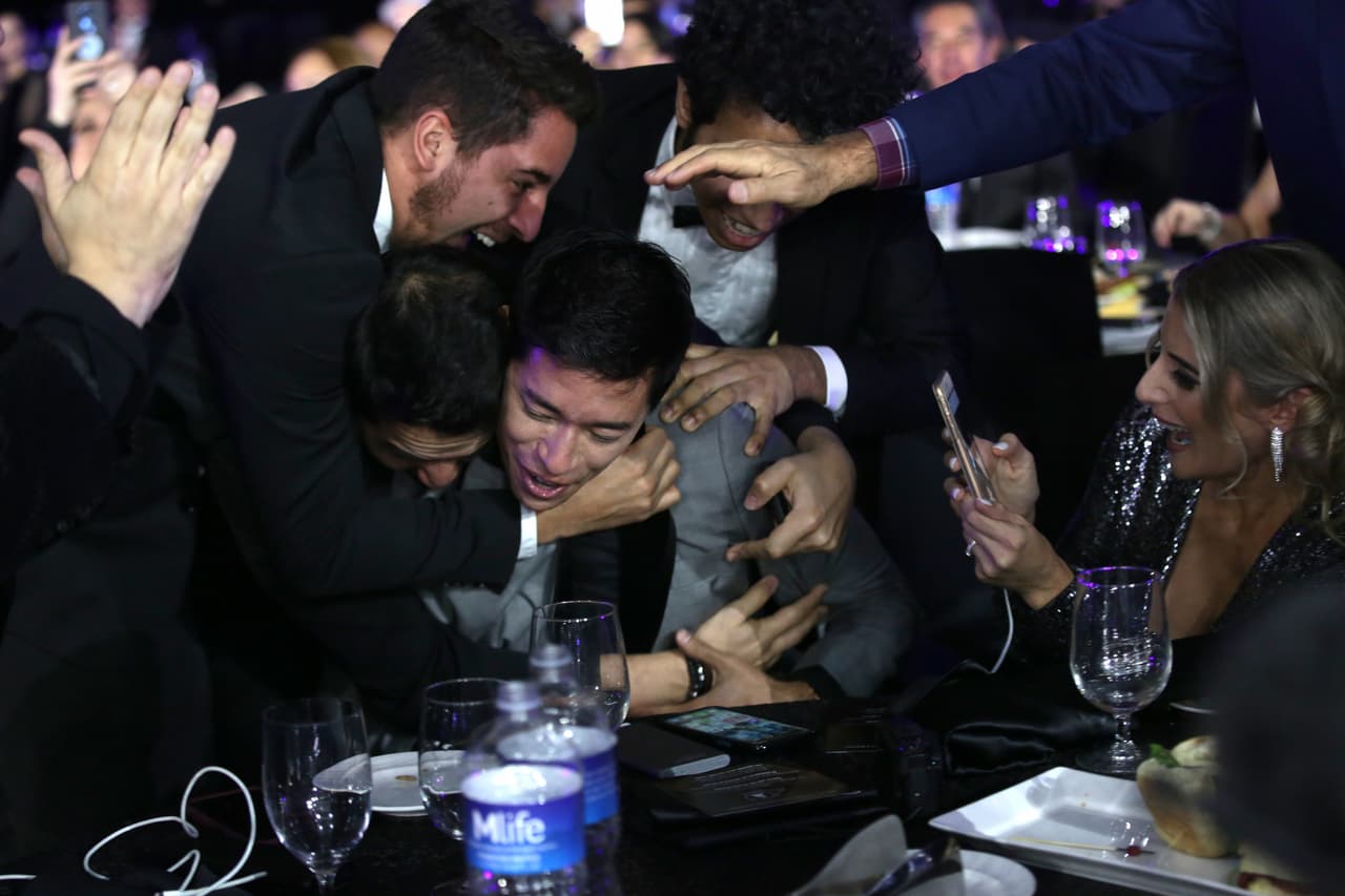 Así recibió el peruano Tony Succar la noticia de que había ganado
<b><a href="https://www.univision.com/shows/latin-grammy/lista-completa-de-los-ganadores-de-los-premios-latin-grammy-2019">su segundo Latin GRAMMY de la noche</a></b>, en la categoría de Productor del Año.