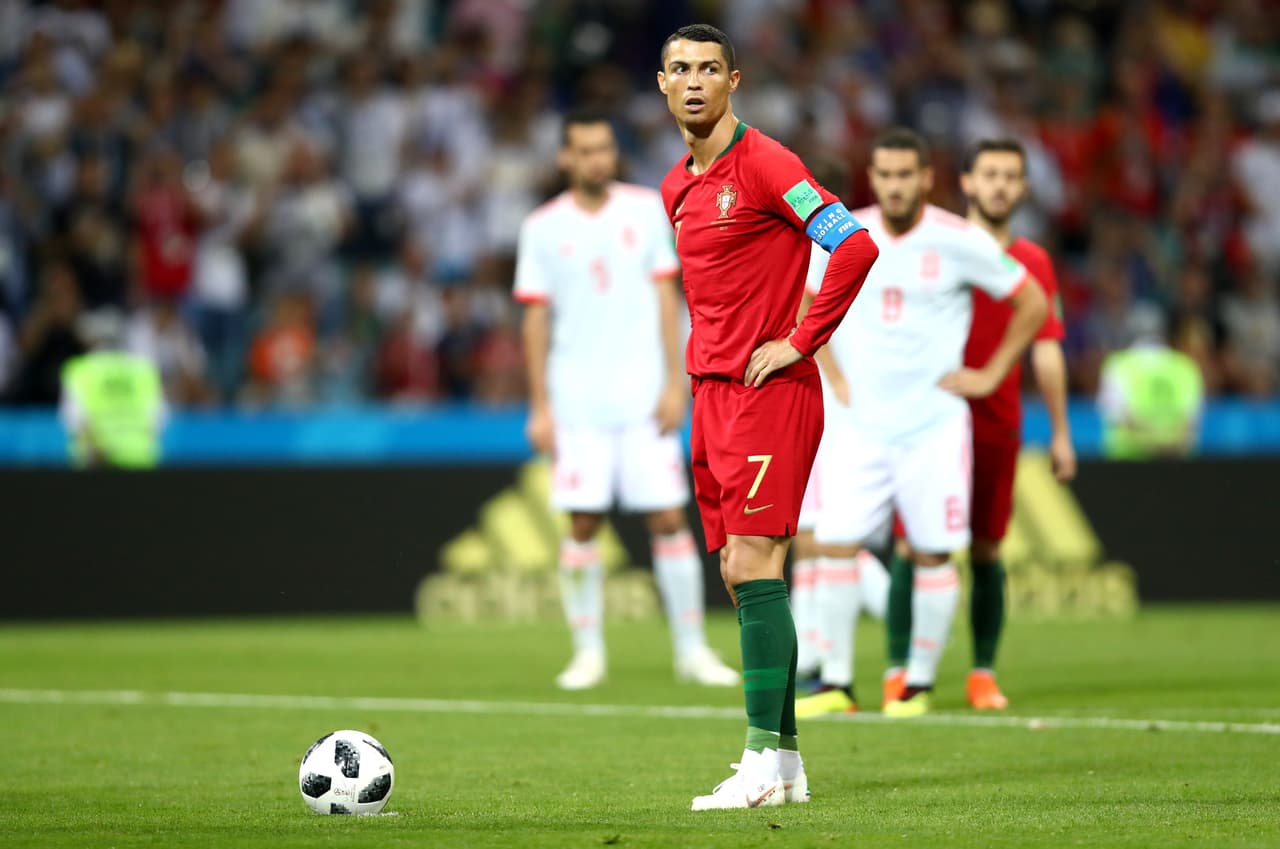 Cristiano lucía muy concentrado y aunque se le acercó el portero De Gea a decirle algo, el portugés parecía decidido, enfocado en lo que debía hacer.