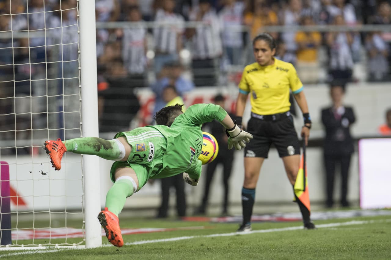 Ahí Rebeca Bernal y Noralí Armenta, las anotadoras en el tiempo regular, erraron desde los once pasos. Lo que dejó en bandeja de oro el título para las felinas.
