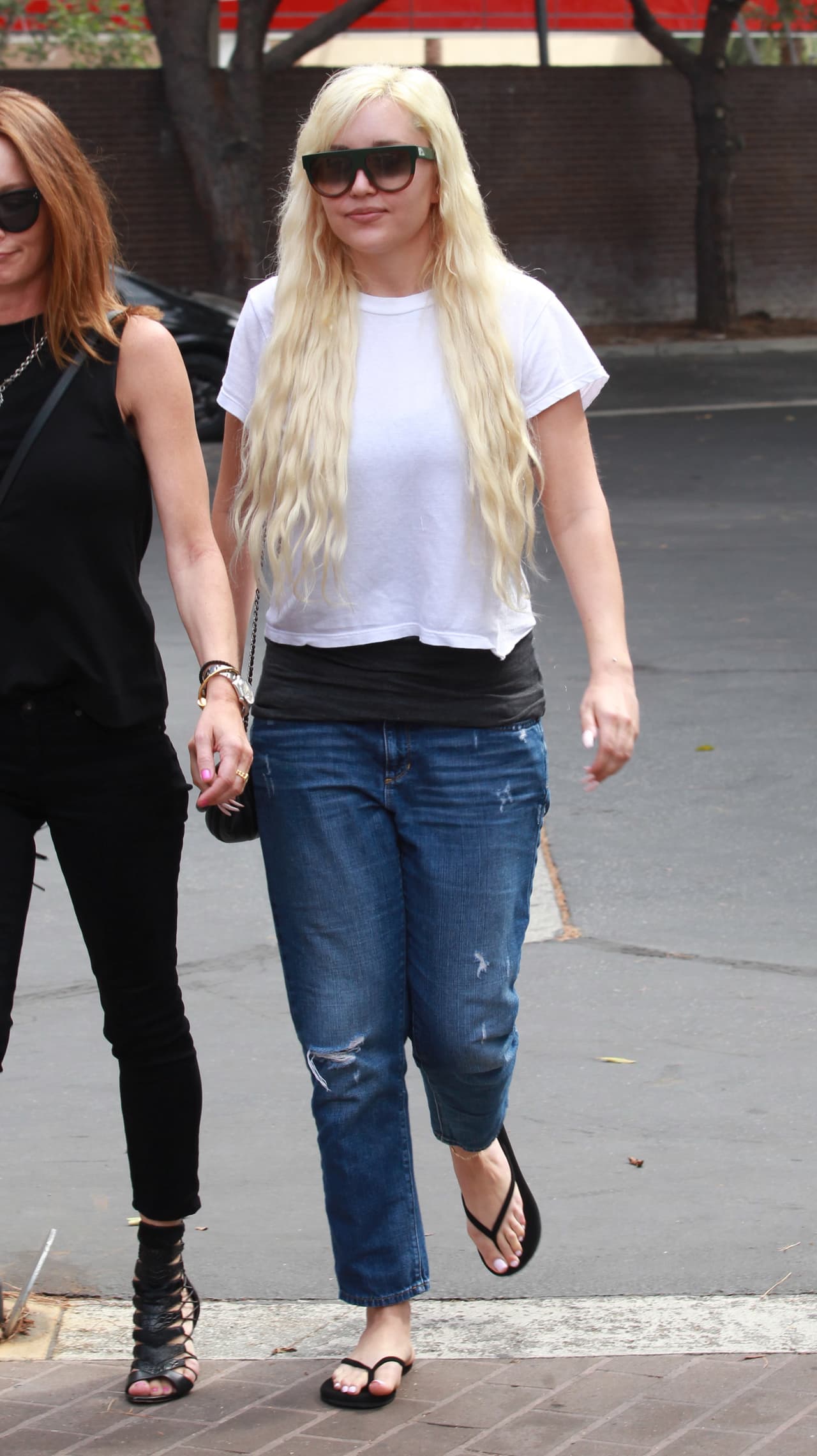Amanda Bynes reapareció con cabello platinado y lista para seguir adelante.