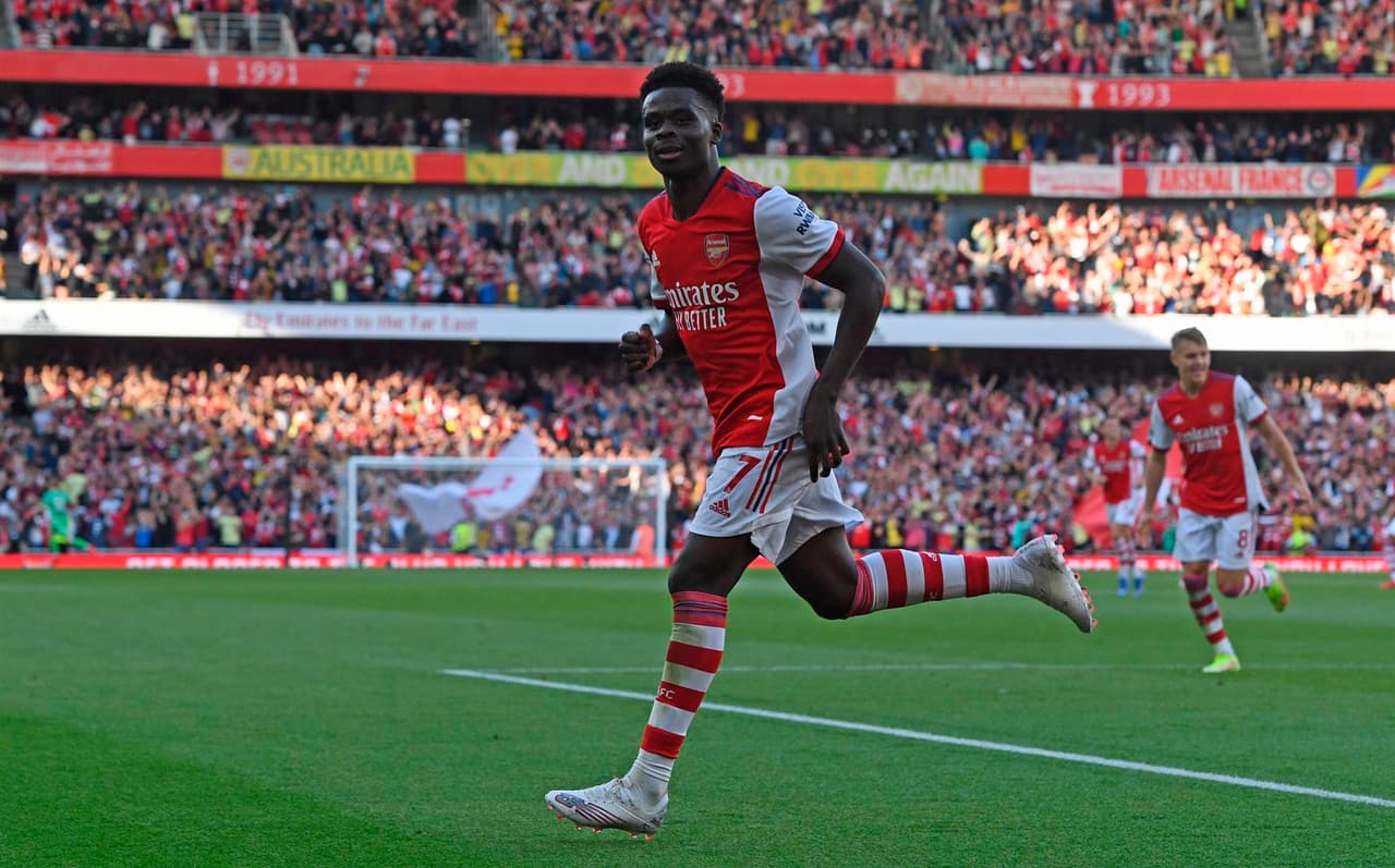 Tottenham cae ante un encendido Arsenal con marcador de 3-1 durante la sexta fecha en la Premier League. En menos de 35 minutos ya habían caido las anotaciones de Emile Smith Rowe, Aubameyang y Bukayo Saka. Para los Spurs descontó Son Heung-Min al minuto 79' del encuentro.