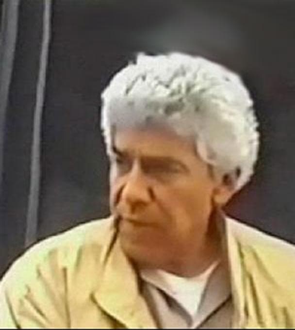 <h3 class="cms-H3-H3">Rafael Caro Quintero</h3>
<br>
<br>Este narcotraficante mexicano fue durante mucho tiempo el más buscado por la DEA, la cual 
<b>lo acusa del secuestro y asesinato de <a href="https://www.univision.com/noticias/narcotrafico/ice-deporta-a-expolicia-implicado-en-el-asesinato-de-enrique-camarena">Enrique 'Kiki' Camarena Salazar</a></b>, un agente encubierto de la agencia, en 1985.
<br>
<br>Además, es también está acusado de traficar marihuana y cocaína y de ser la cabeza de una empresa criminal, 
<b>al ser uno de los fundadores del ahora extinto Cártel de Guadalajara</b> en la década de los 80.
<br>