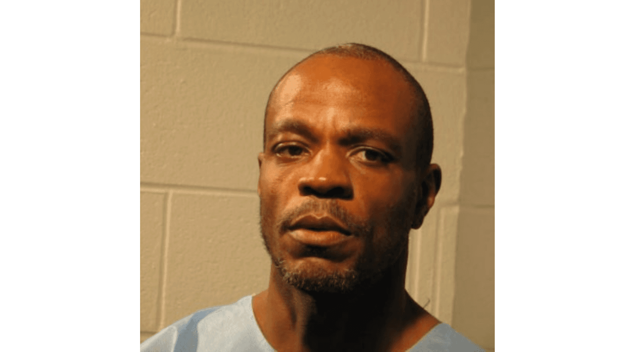 Hombre que baleó a oficial en Englewood es el sospechoso que busca la policía por haber baleado a mujer en Fulton River District