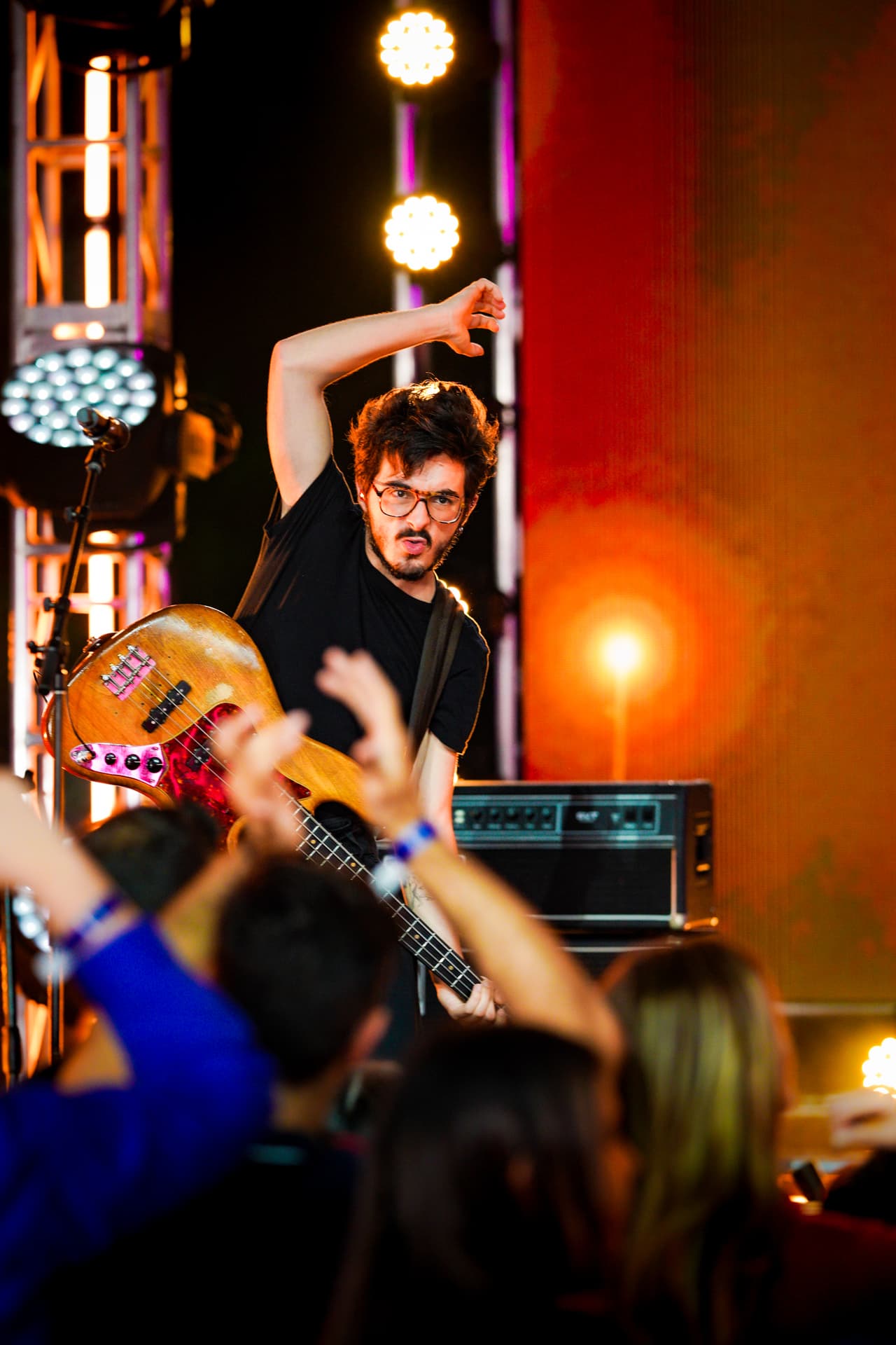 Con su toque de 
<b>pop latino y folk</b>, la banda oriunda de Bogotá llenó el escenario con una potente interpretación. 
<br>