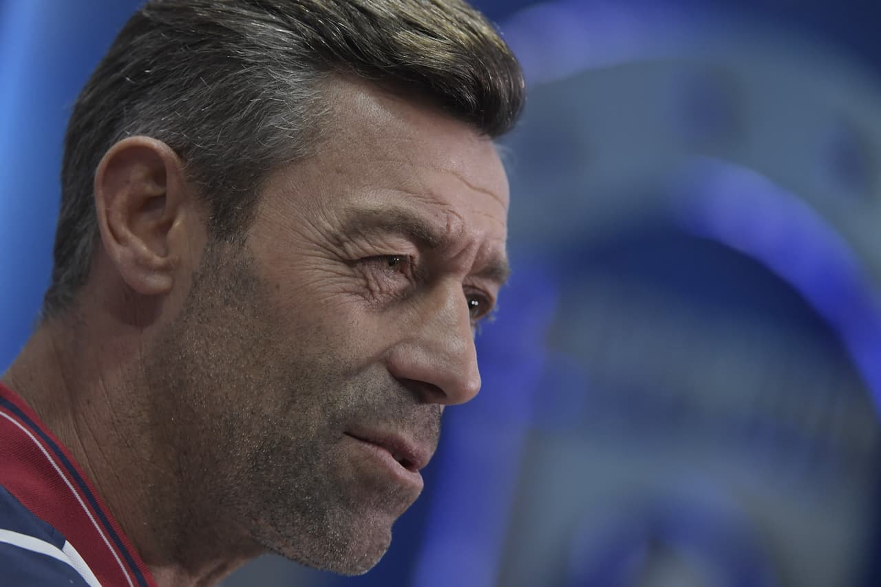 Pedro Caixinha defendió en rueda de prensa su continuidad con Cruz Azul al recordar que tiene contrato hasta junio del 2020 y criticó la credibilidad de la prensa en la cobertura sobre su situación como DT de 'La Máquina'.