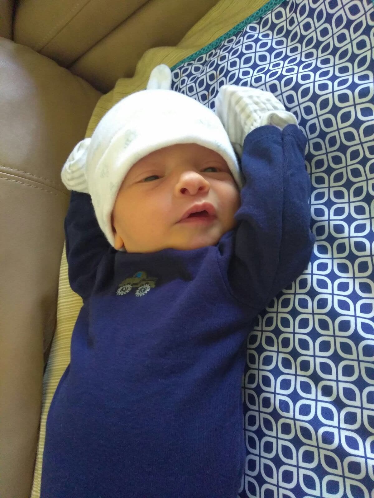 Aquí está entre dormido y despierto